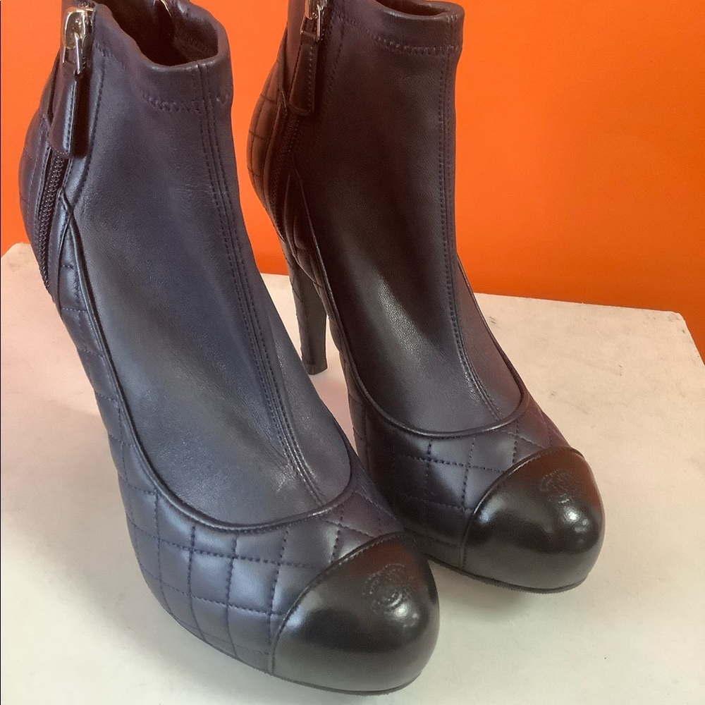 Chanel Quilted Leather Bicolor Ankle Boots - Picture 14 of 15